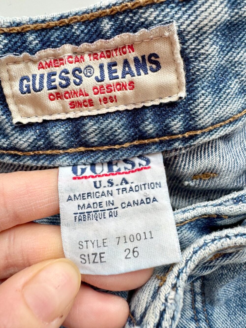 Vintage GUESS Light Rinse Mid Rise Tapered Slim Straight Leg Mom Jeans, Size 26 - Picture 12 of 13